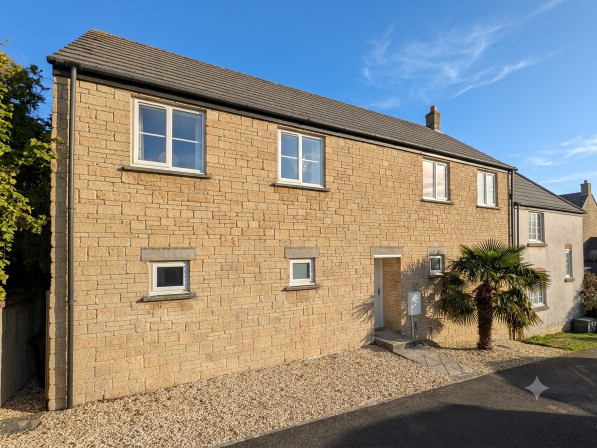 2 bed property in Treffry Road, Truro